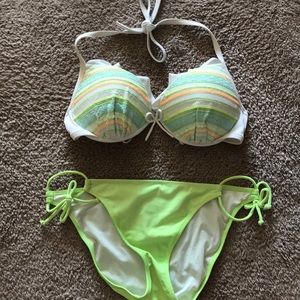 Victoria’s Secret Bikini 👙